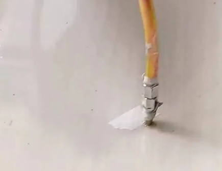 睢阳瓷砖空鼓维修公司专业解答在瓷砖铺贴过程中，如果使用的砂料过粗（如全部使用了粗砂），可能会导致以下问题